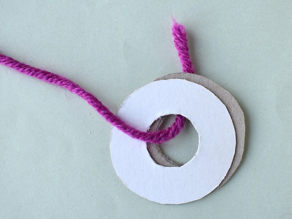 Hilfeseitenbild für 'Einen Bommel herstellen'