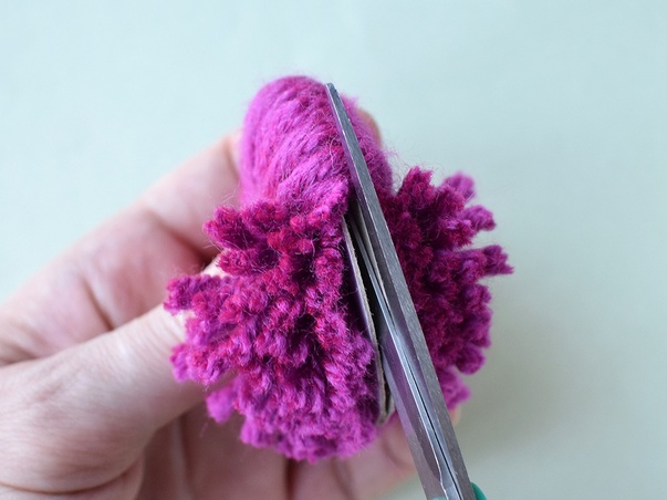 Hilfeseitenbild für 'Einen Bommel herstellen'