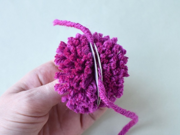 Hilfeseitenbild für 'Einen Bommel herstellen'