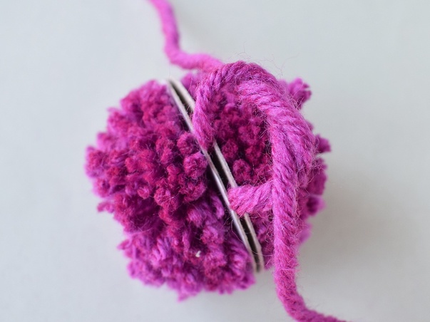 Hilfeseitenbild für 'Einen Bommel herstellen'