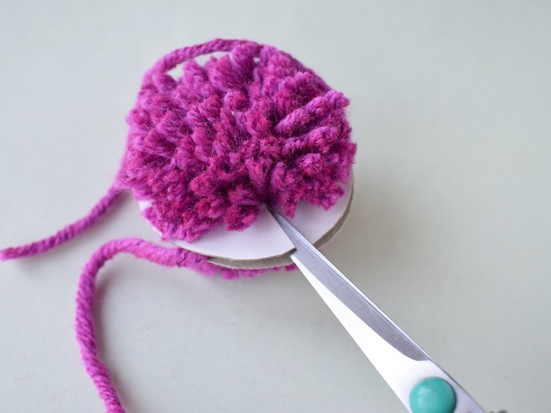 Hilfeseitenbild für 'Einen Bommel herstellen'