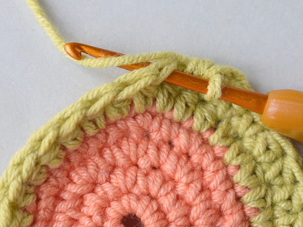 Hilfeseitenbild für 'Feste Maschen zusammen abmaschen'