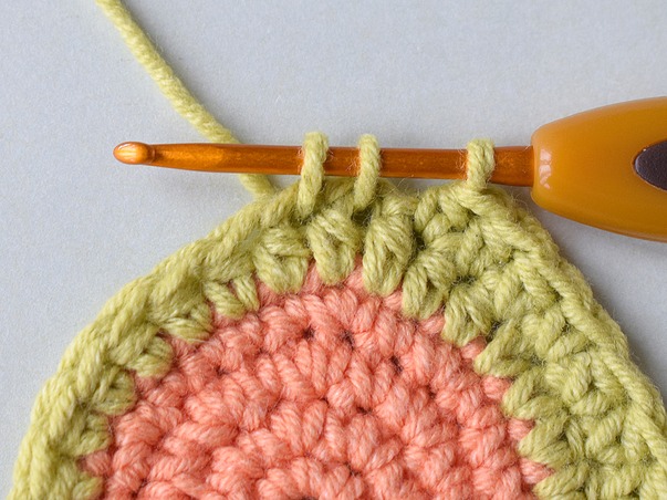 Hilfeseitenbild für 'Feste Maschen zusammen abmaschen'