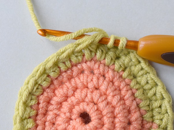 Hilfeseitenbild für 'Maschen mit einer 2. Farbe abmaschen'