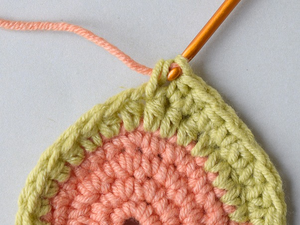 Hilfeseitenbild für 'Maschen mit einer 2. Farbe abmaschen'