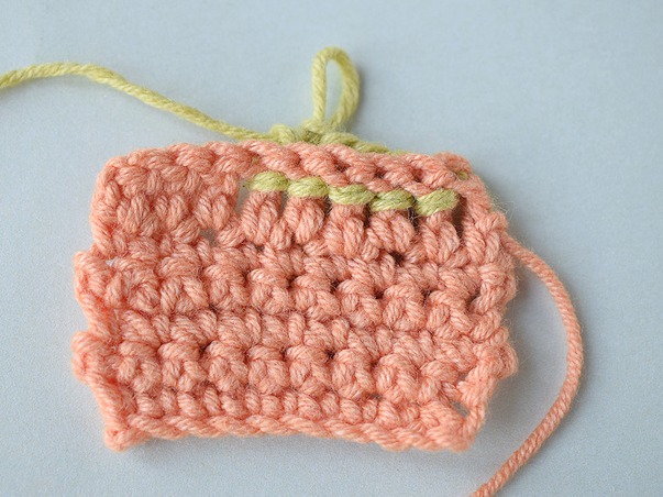 Hilfeseitenbild für 'Von hinten eingestochene Stäbchen um Maschenkörper'