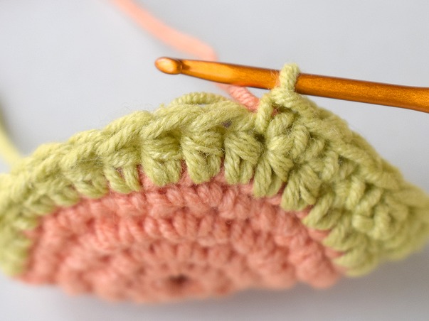 Hilfeseitenbild für 'Von hinten eingestochener Rundenschluss mit Farbwechsel'