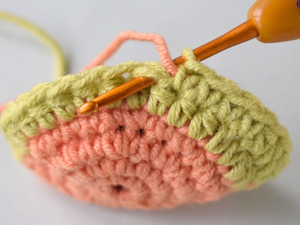 Hilfeseitenbild für 'Von hinten eingestochener Rundenschluss mit Farbwechsel'