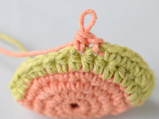 Hilfeseitenbild für 'Von hinten eingestochener Rundenschluss mit Farbwechsel'